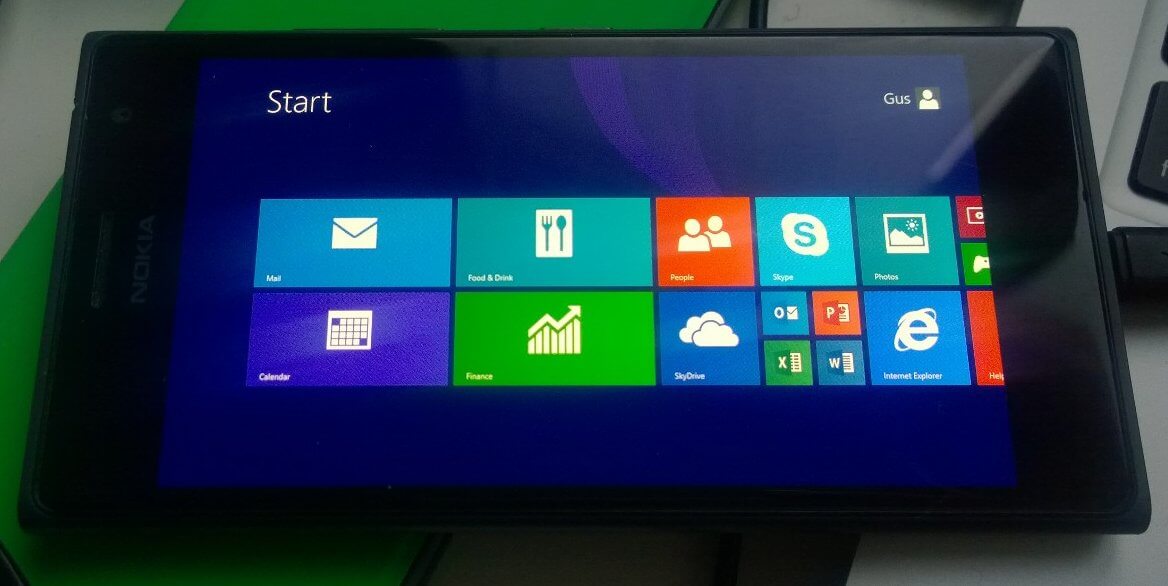 Lumia 735 with Windows RT