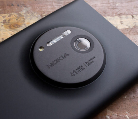 Lumia 1020 camera side