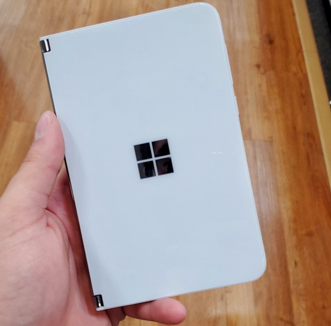 Surface Duo exterior