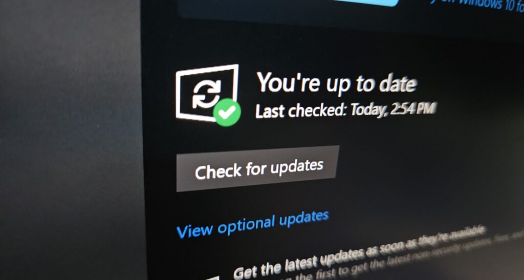 Windows 10 updates with new features