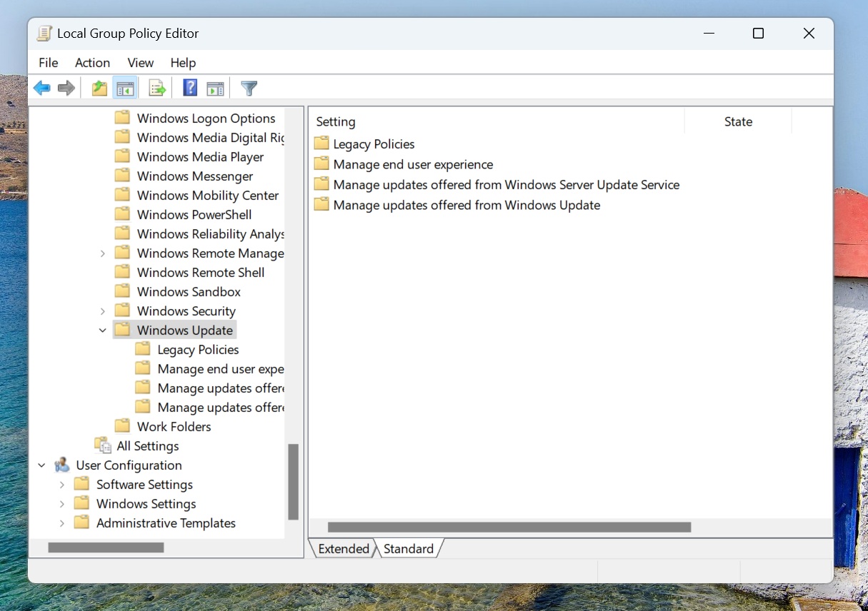 Block Windows 11 24H2 update using Group Policy Editor