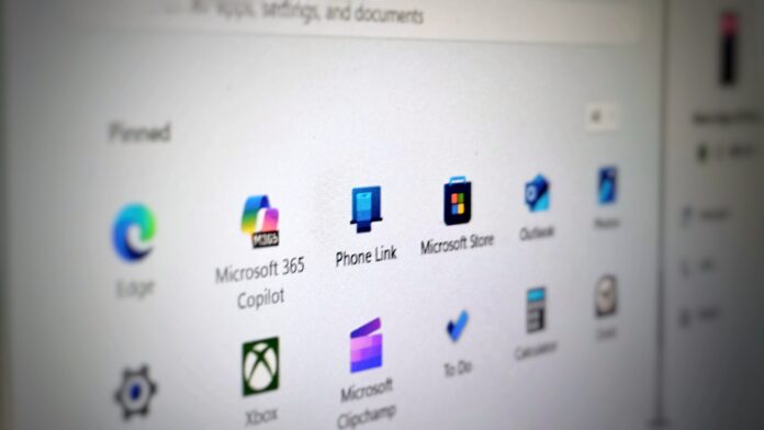 Phone Link on Windows 11 Start screen