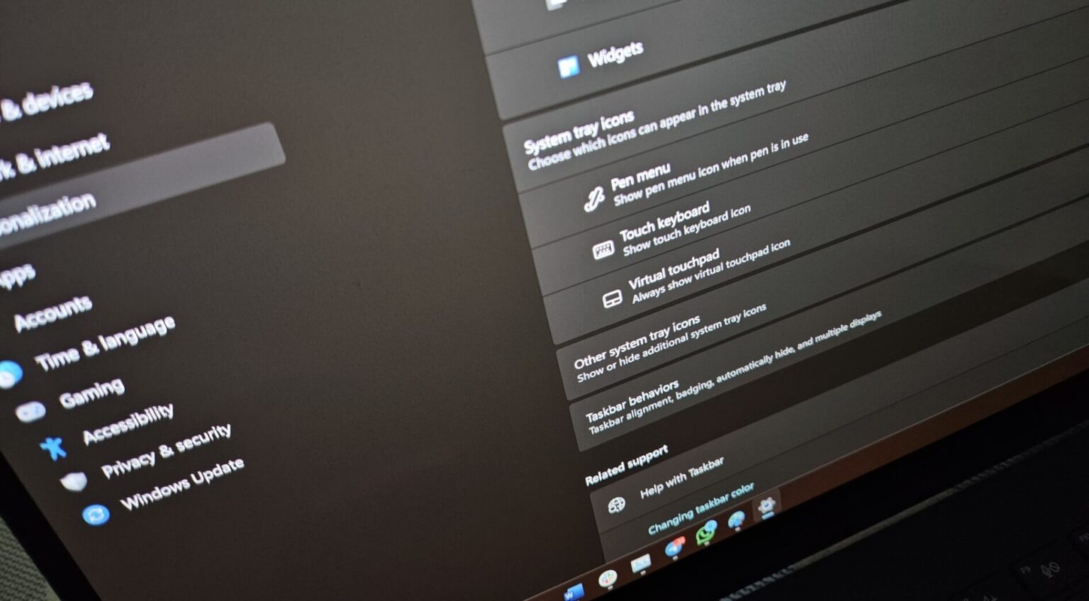 Microsoft says it won't change Windows 11's system tray design after ...