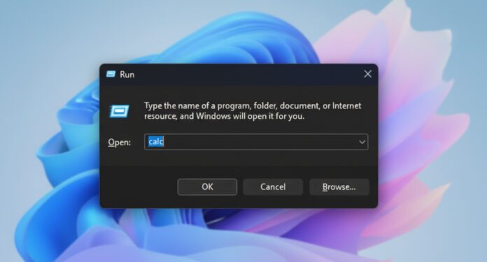 Windows 11 Run Dialog with dark mode