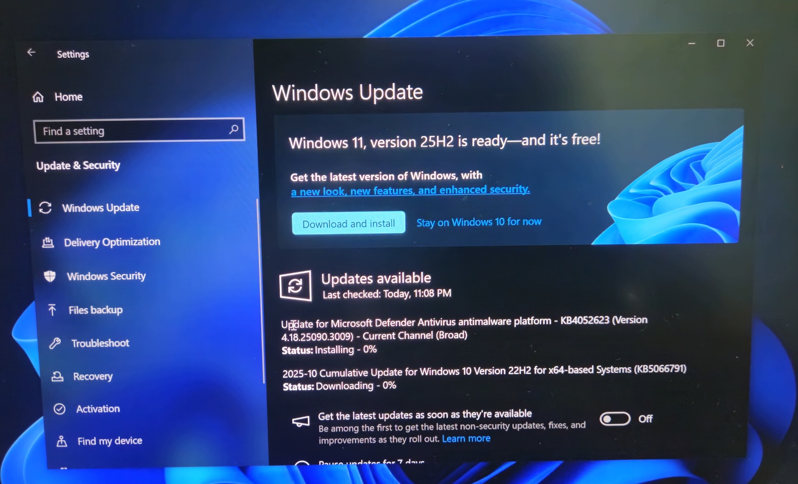 Windows 11 25H2 alert on Windows 10