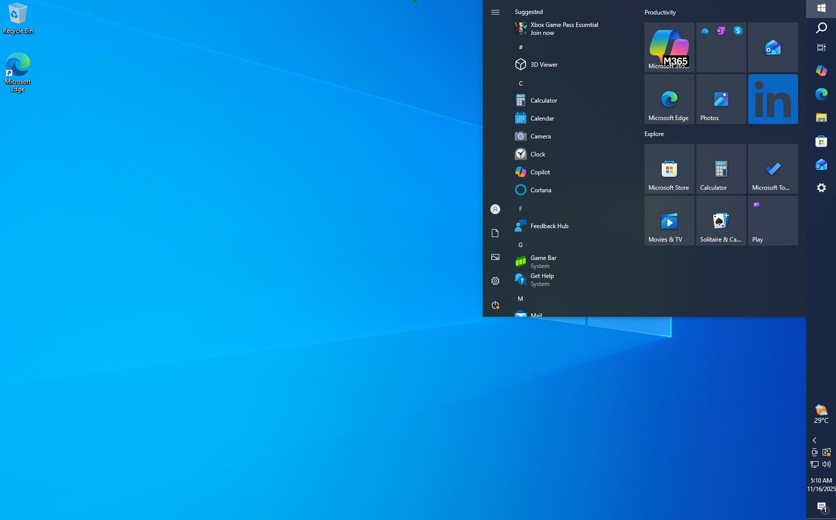 Windows 11 desktop with taskbar on the right side