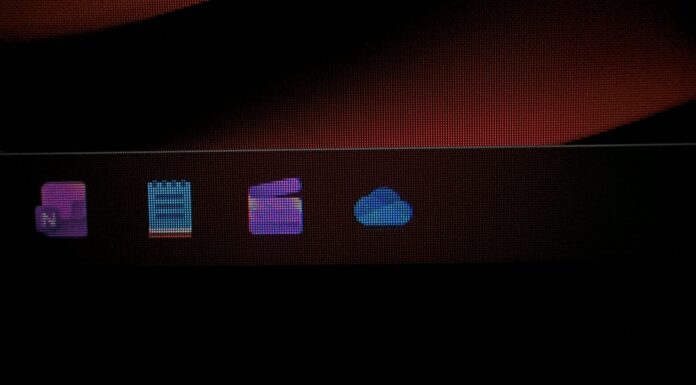 Microsoft says Windows 11 is getting a Windows 10-like compact taskbar, not just a movable taskbar
