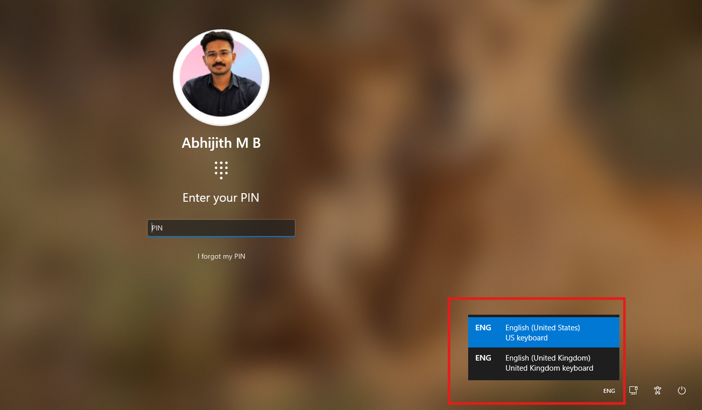 Windows 11 login screen has Windows 8 elements while changing keyboard layout
