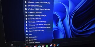 Windows 11 taskbar size