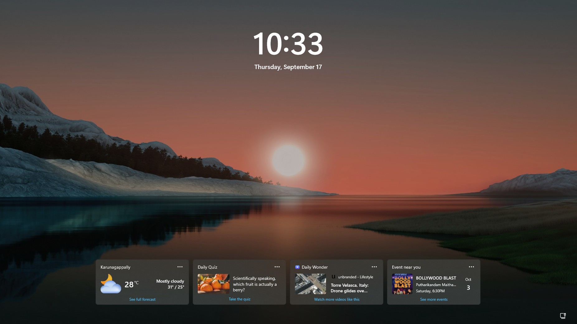 Old cluttered MSN Widgets in Windows 11 lockscreen
