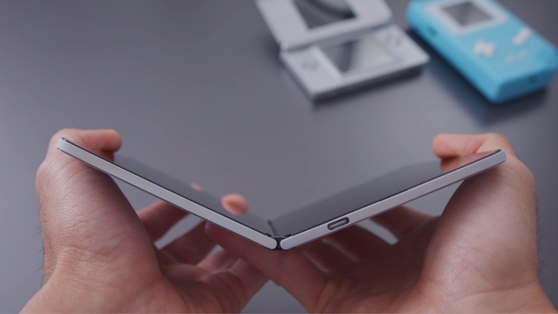 The thinness of the Surface Duo cannot be understated