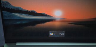 Windows 11 finally stops showing MSN feed in the lock screen by default