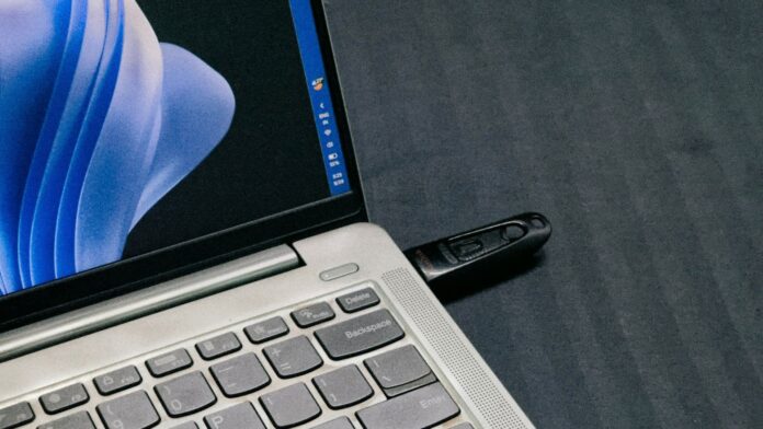 Microsoft объясняет, почему Windows «помнит» USB-накопители после отключения Скрытые USB-накопители в диспетчере устройств Windows