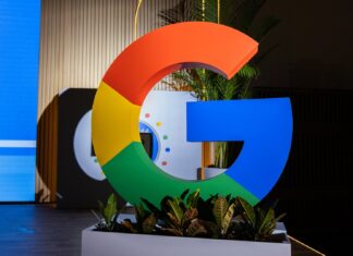 Google now wants Windows 11 users to ditch Edge for Chrome, and gets away with what Microsoft is slammed for Google anti competitive practices