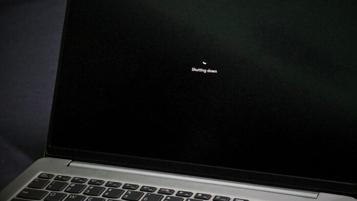 Pressing and holding the power button on Windows 11 PC makes the OS create a crash dump Pressing and holding the power button on Windows 11 PC makes the OS create a crash dump