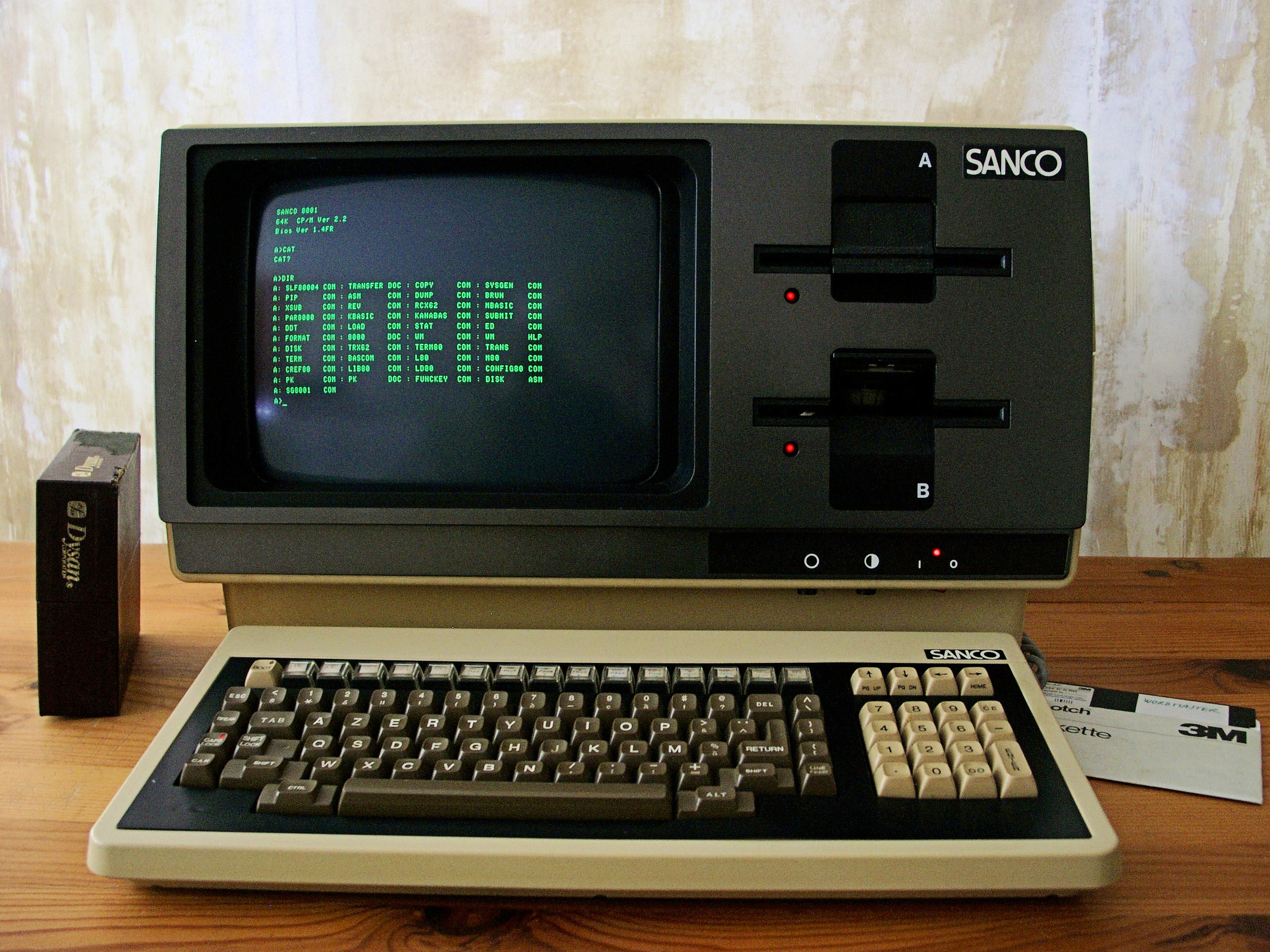 Sanco 8001 computer, running under CP/M 2.2 (1982).