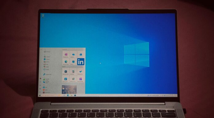 Microsoft killed Windows 10 to push Windows 11, but Windows sales crashed 27% as holdouts still refuse to switch Windows 10 users are not upgrading to Windows 11 as Microsoft expected