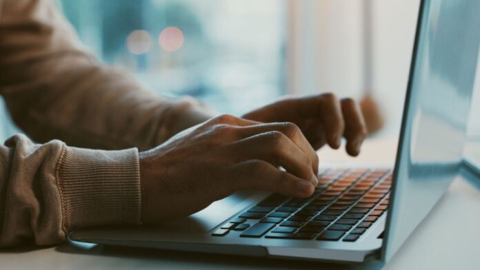 Windows 11's System32 holds 64-bit files while SysWOW64 has 32-bit ones Windows 11's System32 holds 64-bit files while SysWOW64 has 32-bit ones