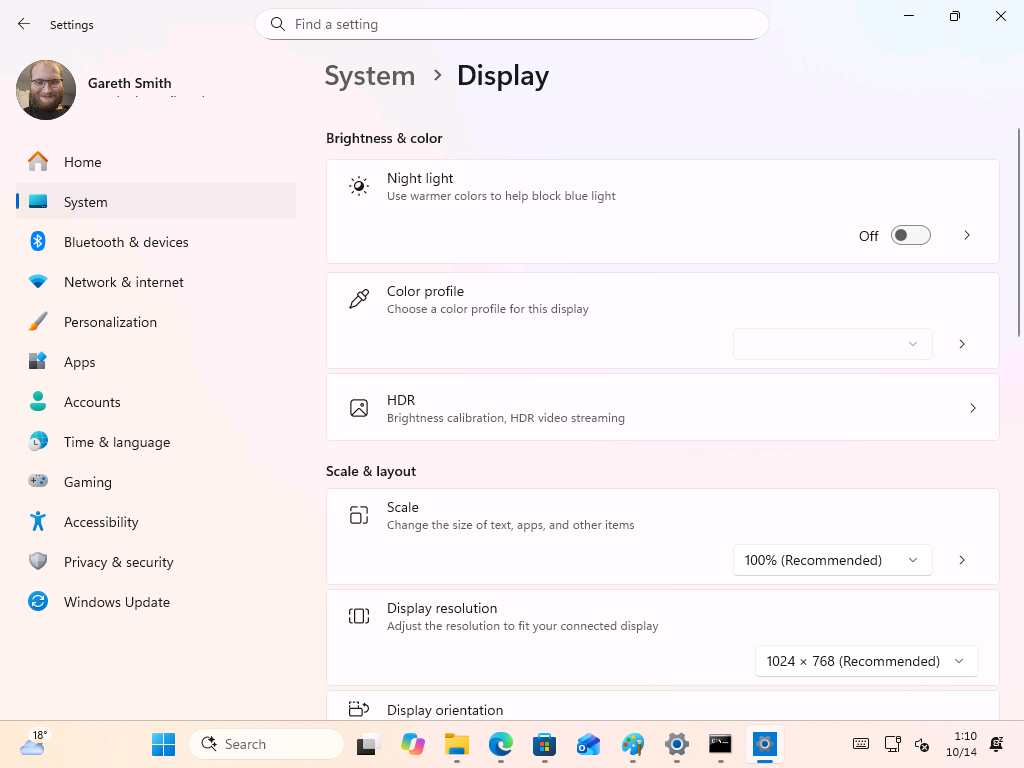 The top of the Display page in Odeon looks like regular Windows 11 Settings. 