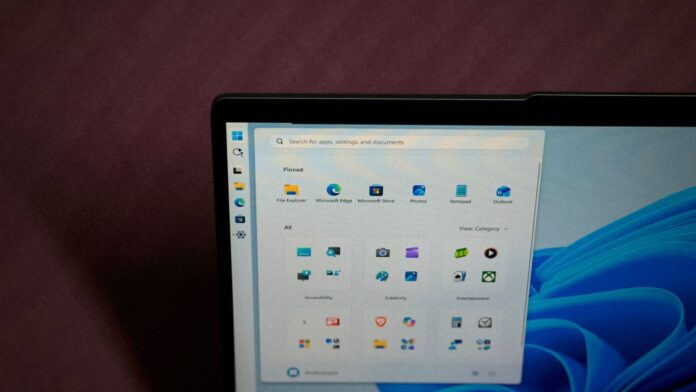 Microsoft says you can't drag the Windows 11 taskbar on purpose, and it is not a missing capability Microsoft says you can't drag the Windows 11 taskbar on purpose, and it is not a missing capability